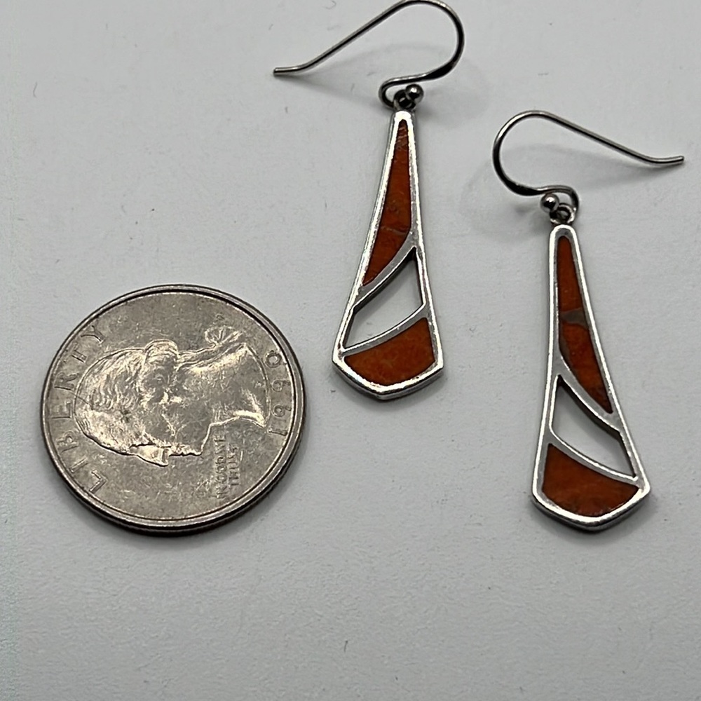 RED SPINY OYSTER AND STERLING SILVER INLAY EARRINGS - Picture 5 of 6